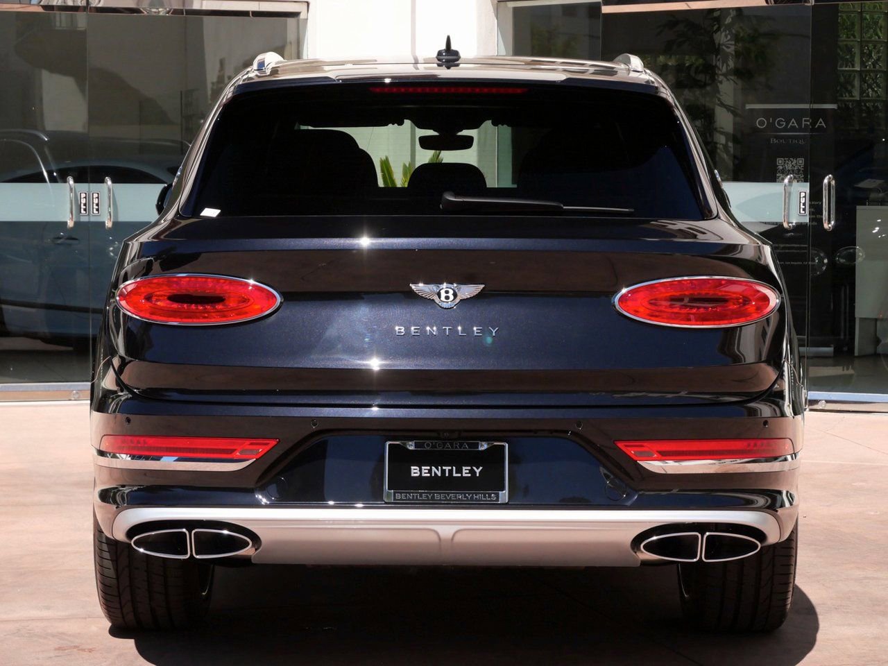Used 2025 Bentley Bentayga Extended Wheelbase AWD/4WD image 12