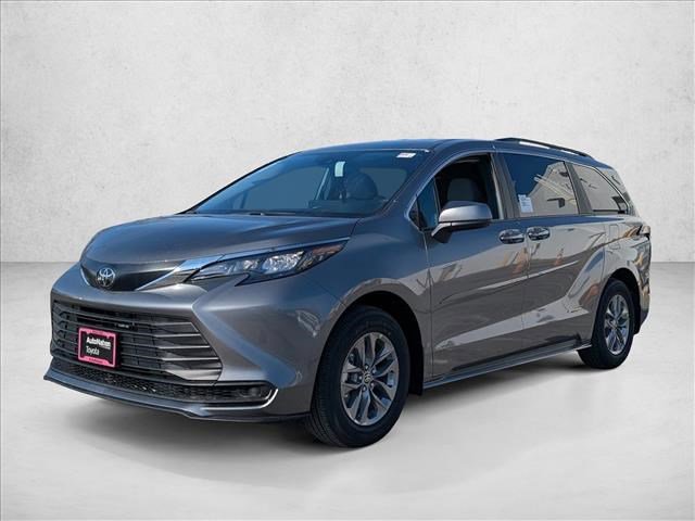 New 2026 Toyota Sienna LE