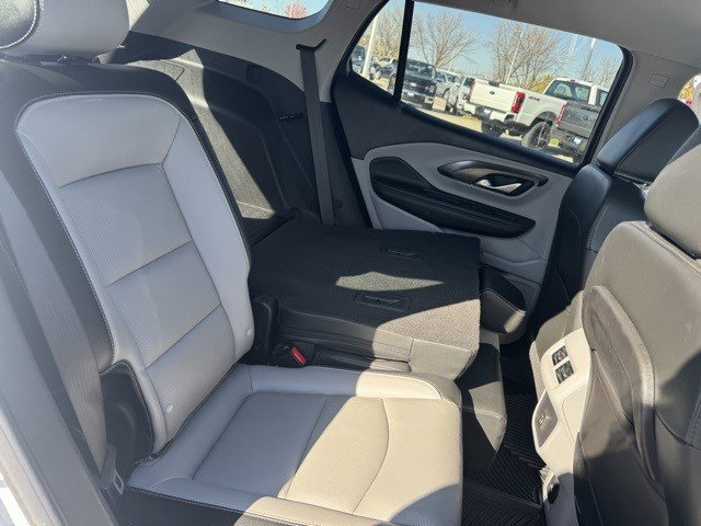 Used 2023 GMC Terrain SLT w/ Tech Package image 30