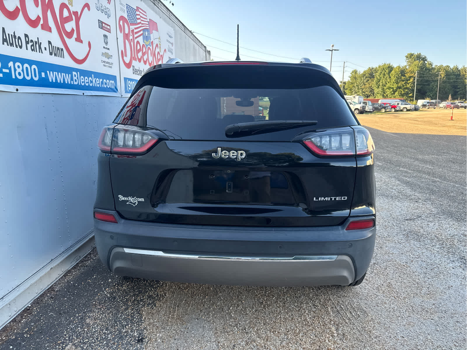 Used 2019 Jeep Cherokee Limited FWD image 4