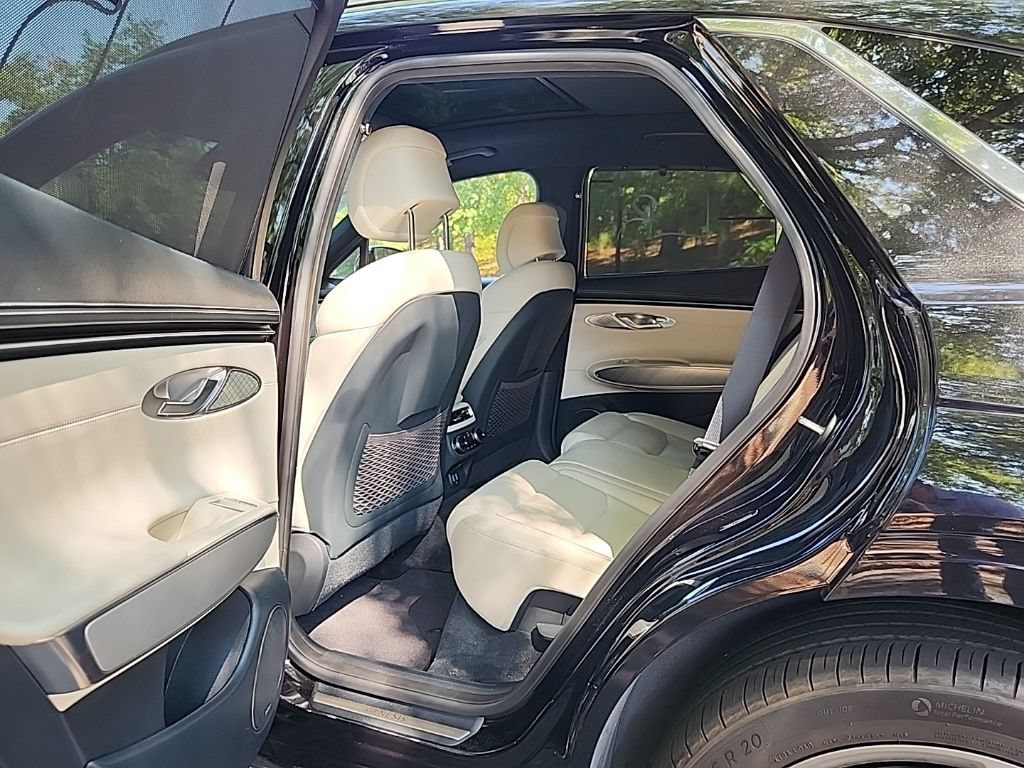 Used 2025 Genesis Electrified GV70 w/ Prestige Package AWD/4WD image 23