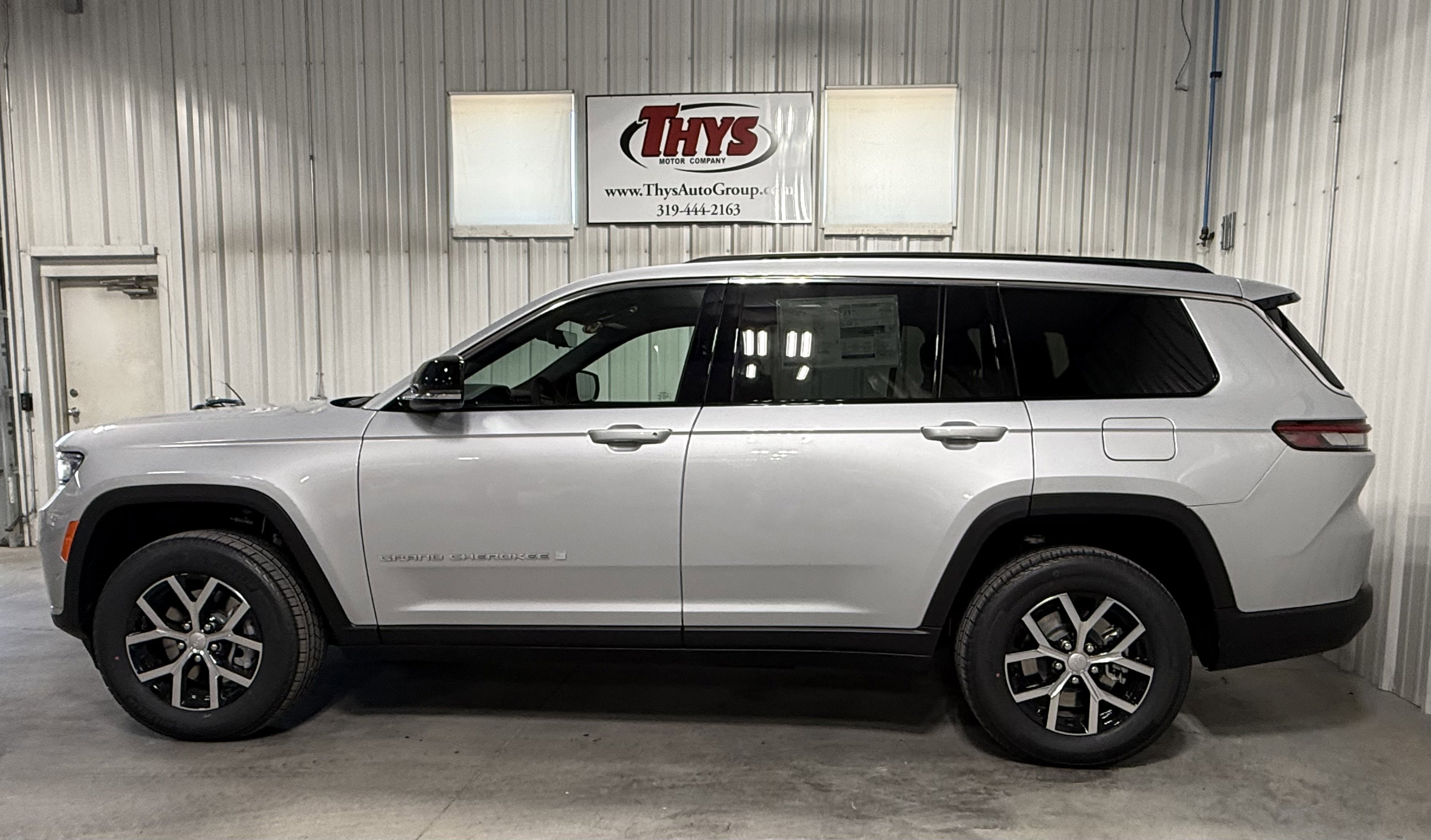 New 2025 Jeep Grand Cherokee L Limited image 16