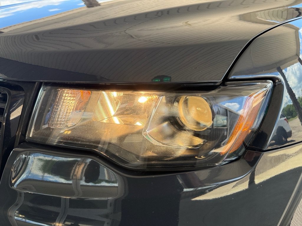 Used 2018 Jeep Grand Cherokee Laredo AWD/4WD image 36