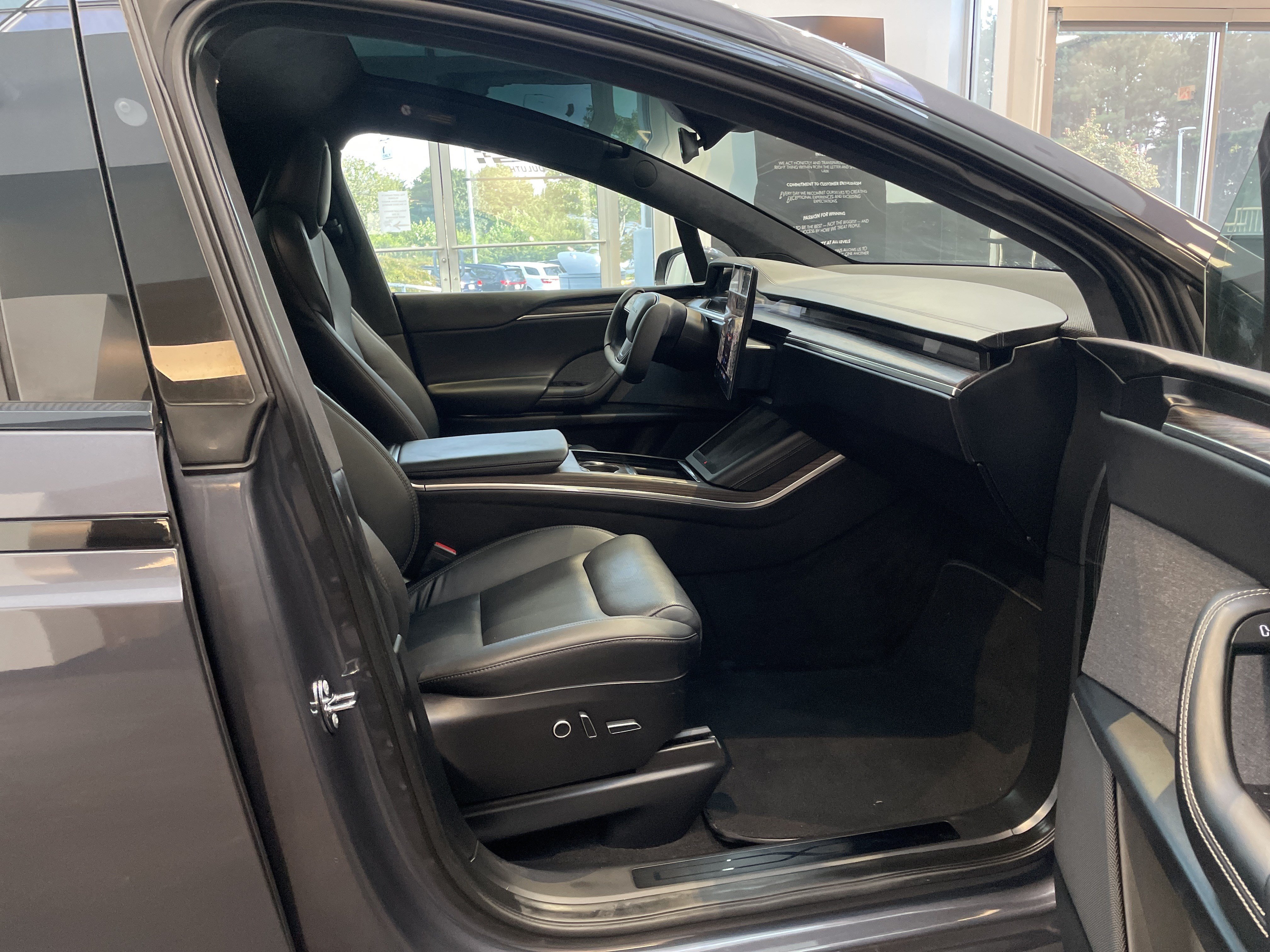 Used 2023 Tesla Model X AWD/4WD image 37