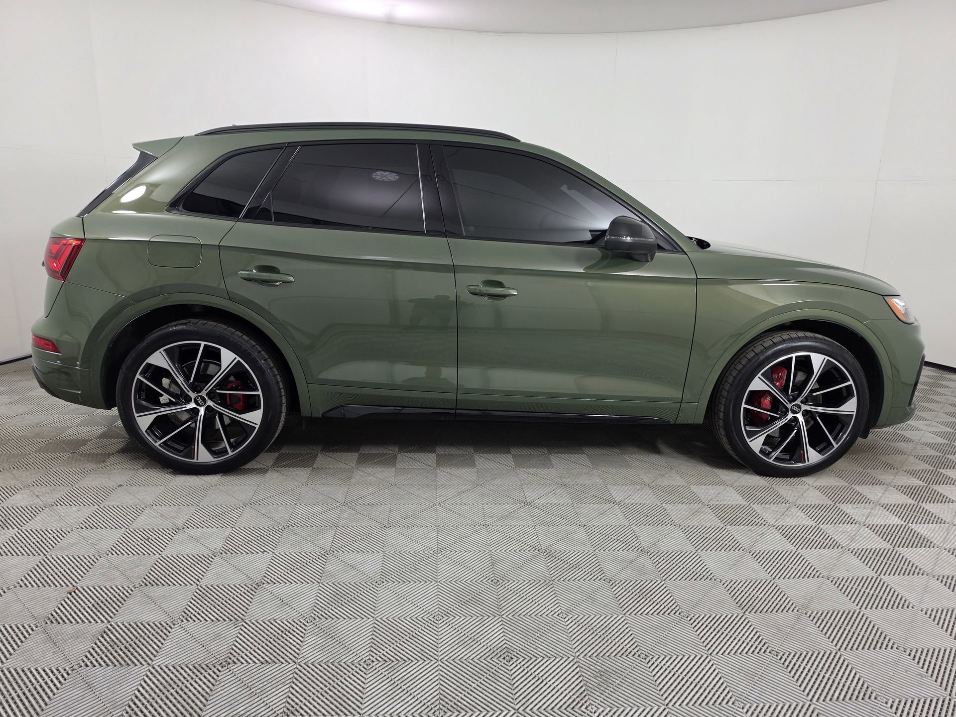 Certified 2023 Audi SQ5 Premium Plus w/ Premium Plus Package AWD/4WD image 8