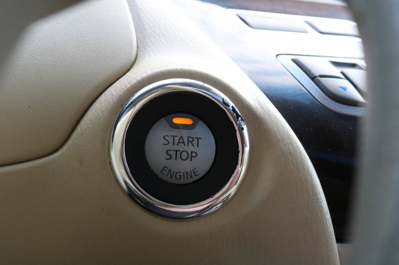 Used 2013 INFINITI JX35 AWD w/ Premium Pkg image 28