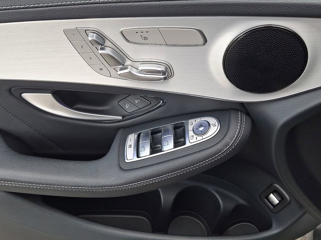 Used 2022 Mercedes-Benz GLC 300 4MATIC Coupe image 12