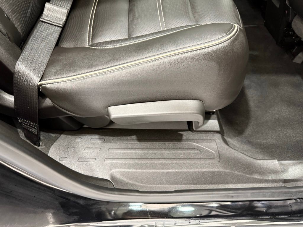 Used 2019 GMC Acadia Denali w/ GMC Pro Grade Package AWD/4WD image 30