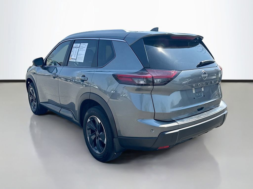 Used 2024 Nissan Rogue SV w/ SV Premium Package FWD image 5
