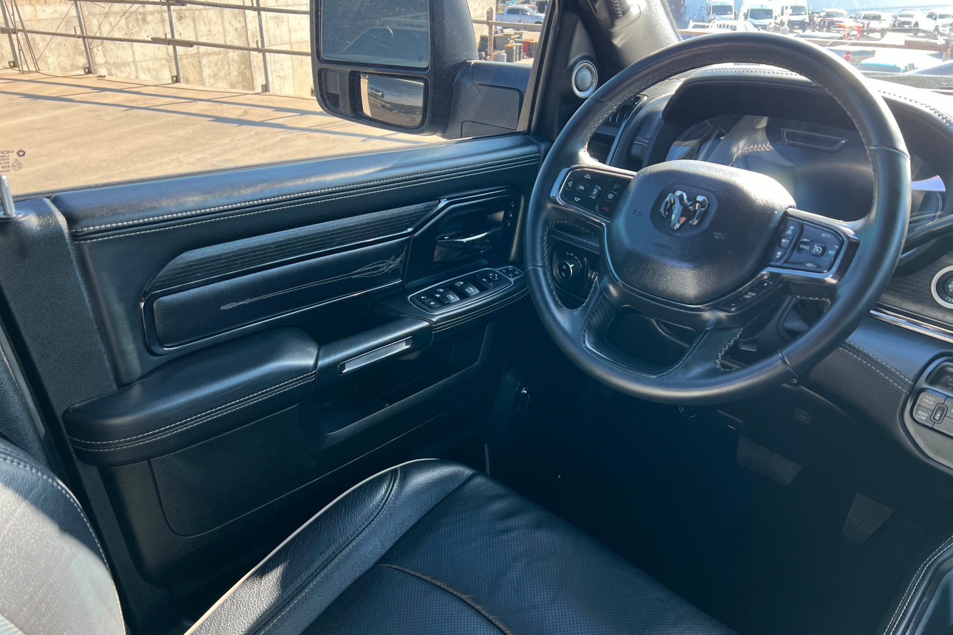 Used 2024 RAM 2500 Limited image 11