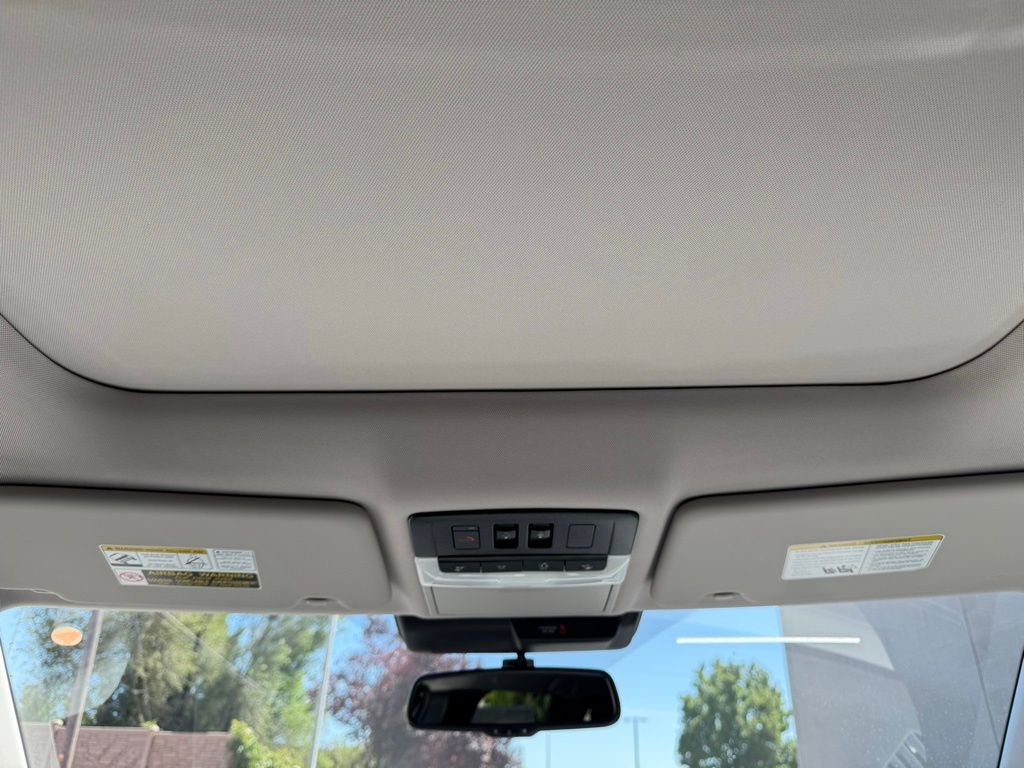 New 2025 Mitsubishi Outlander SEL image 18