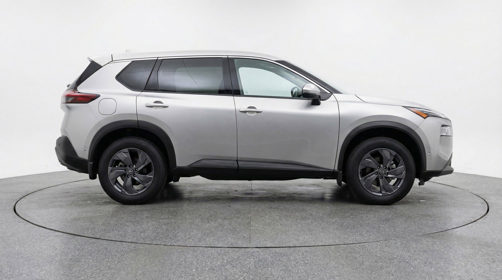 Used 2025 Nissan Rogue SV image 11