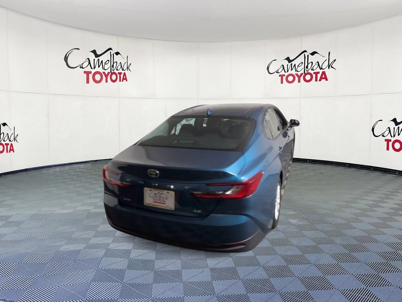 Used 2025 Toyota Camry LE w/ Convenience Package FWD image 9