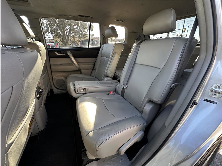 Used 2013 Toyota Highlander SE image 14