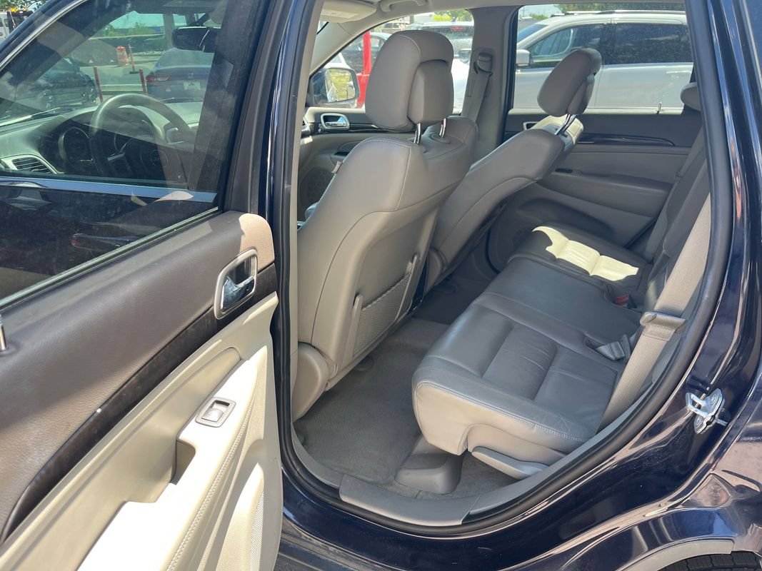 Used 2013 Jeep Grand Cherokee Laredo AWD/4WD image 11