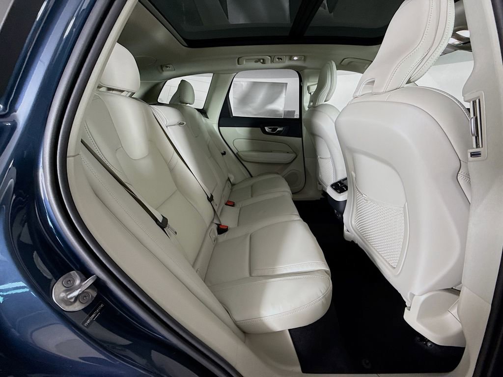New 2026 Volvo XC60 B5 Ultra w/ Climate Package PRO image 28