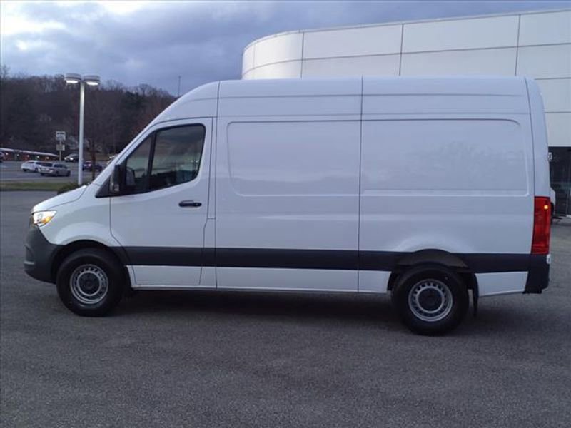 Used 2024 Mercedes-Benz Sprinter 2500 image 9