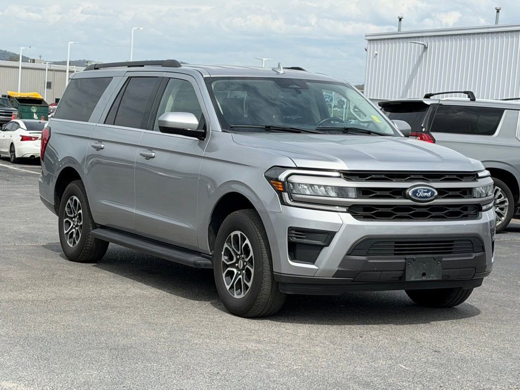 Used 2024 Ford Expedition Max XLT image 2