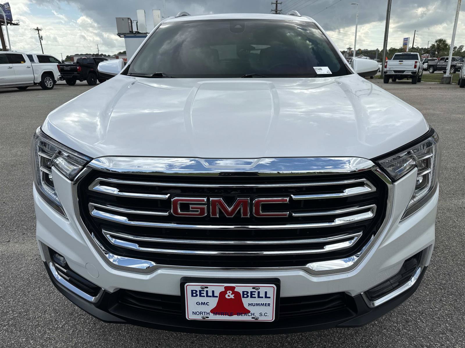 Used 2022 GMC Terrain SLT w/ LPO, Floor Liner Package FWD image 9