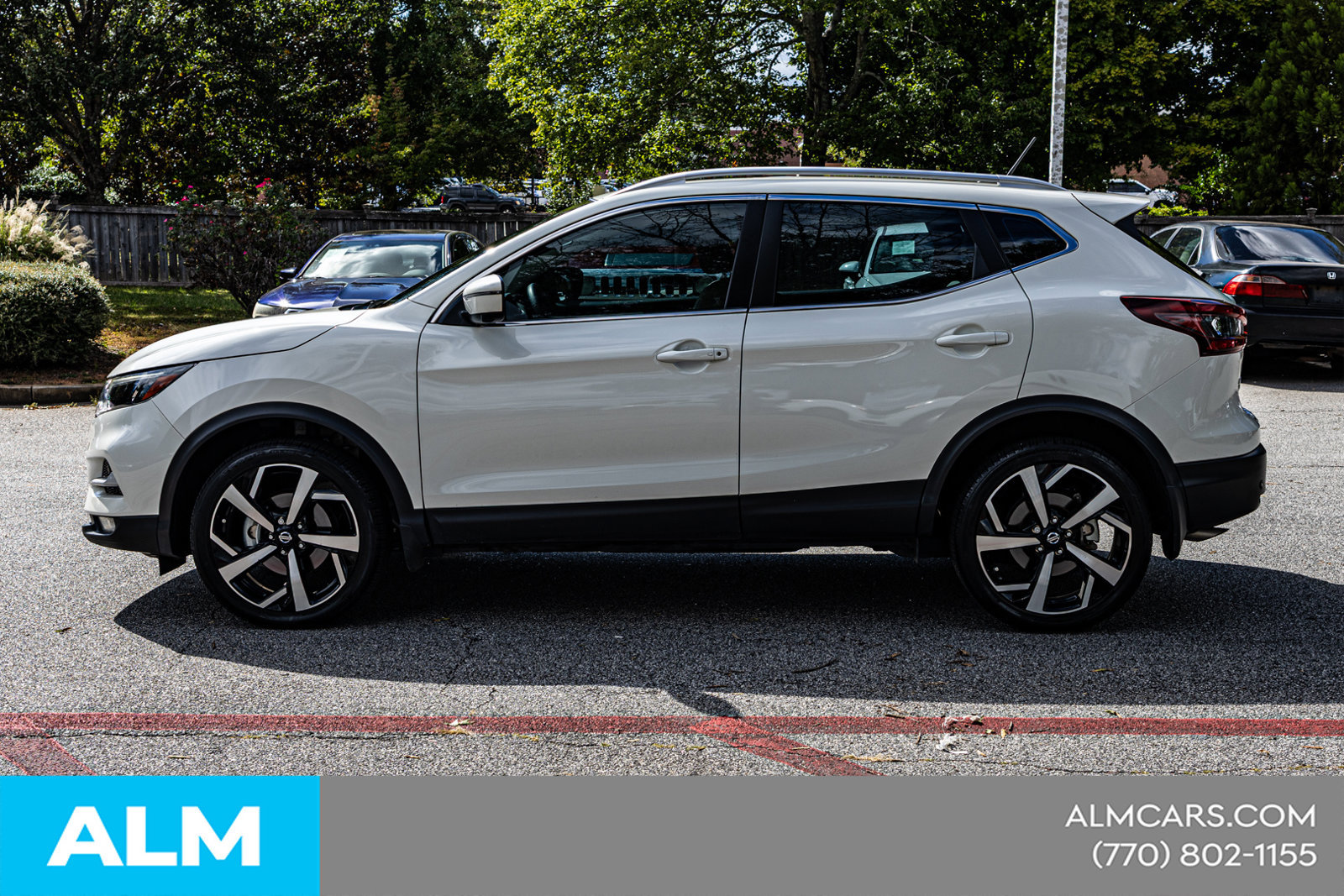 Used 2022 Nissan Rogue Sport SL w/ Premium Package FWD image 9