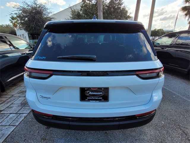 New 2025 Jeep Grand Cherokee Altitude image 12