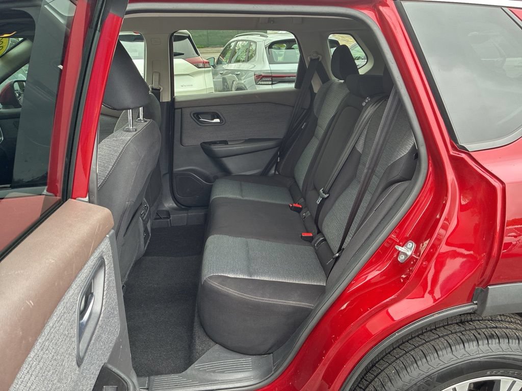 Used 2021 Nissan Rogue SV AWD/4WD image 23