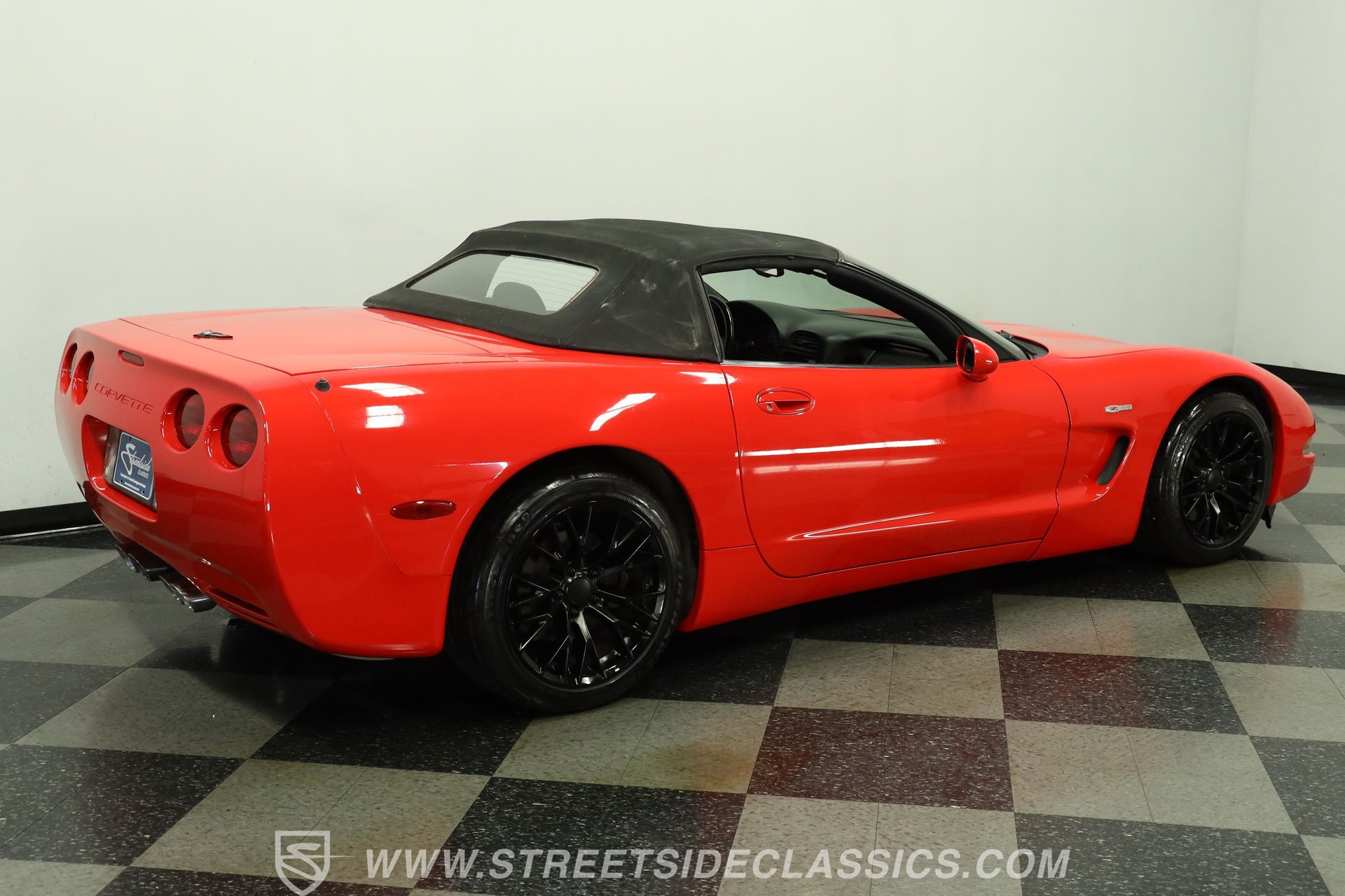 Used 1999 Chevrolet Corvette Coupe w/ Memory Pkg RWD image 12
