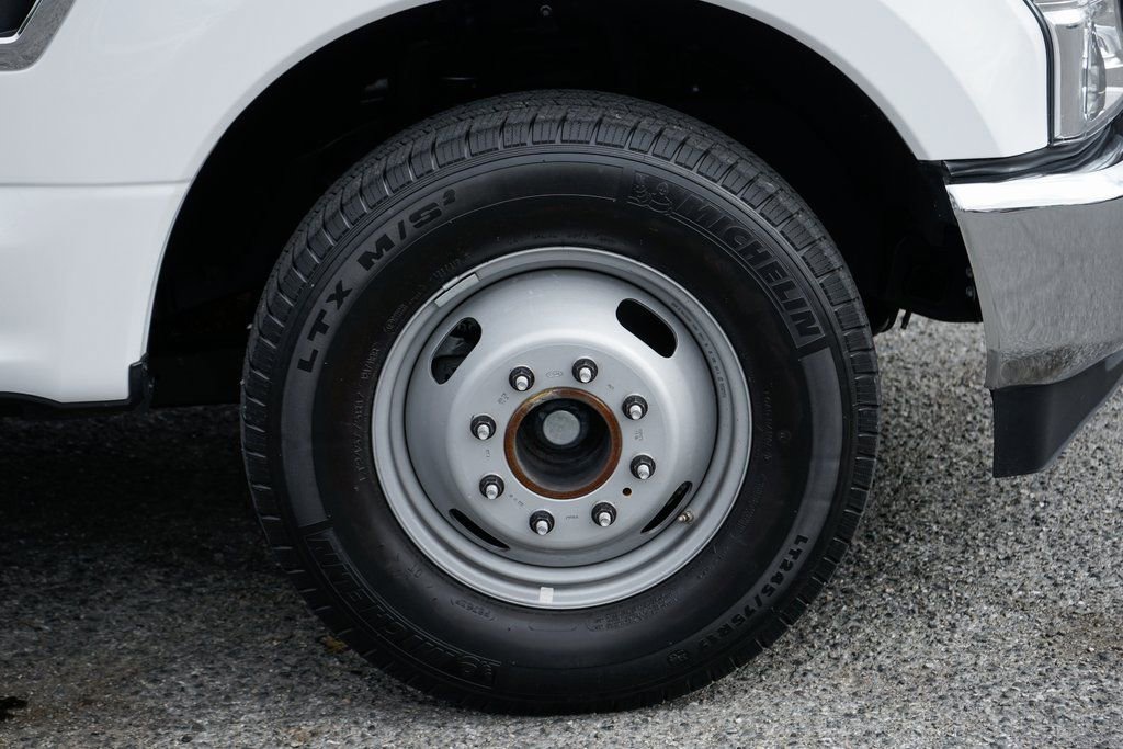 Used 2022 Ford F350 XL w/ Power Equipment Group image 38