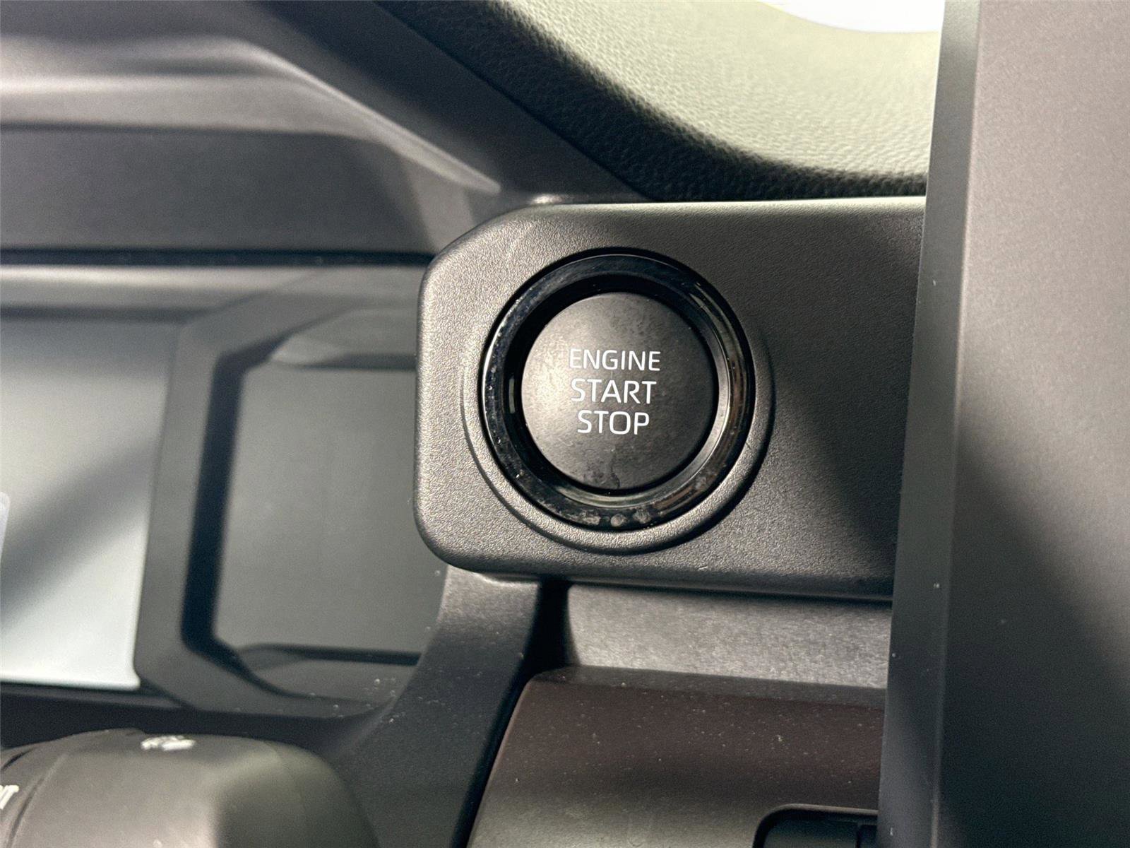 Certified 2025 Toyota Tacoma SR5 image 20