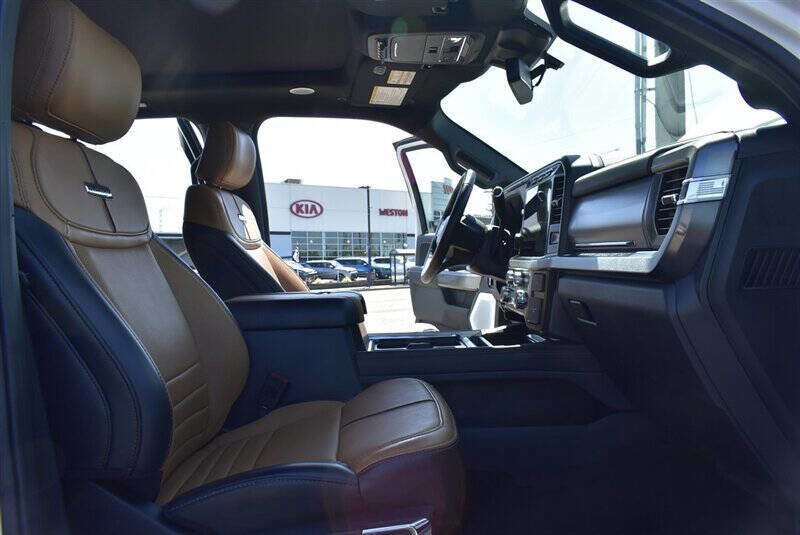 Used 2024 Ford F350 Platinum image 30