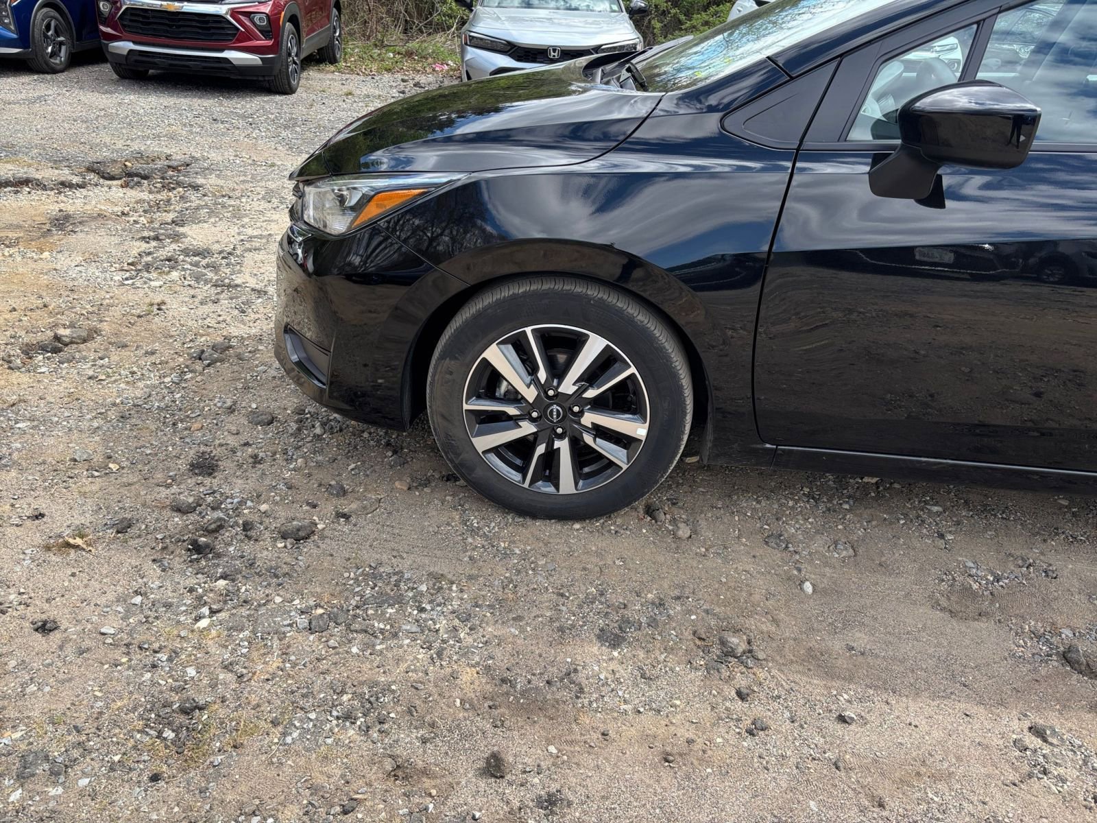 Used 2025 Nissan Versa SV FWD image 31