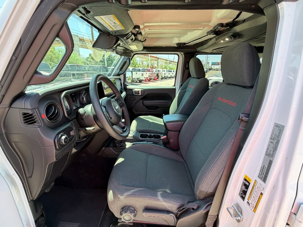 Used 2025 Jeep Wrangler Unlimited Rubicon AWD/4WD image 18
