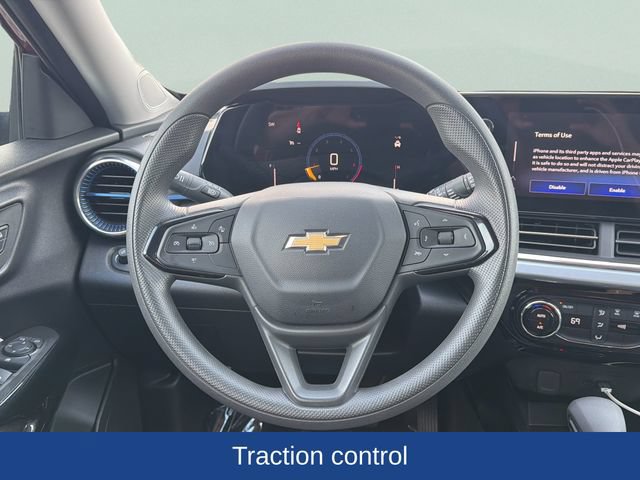 Used 2025 Chevrolet Trax LT FWD image 8