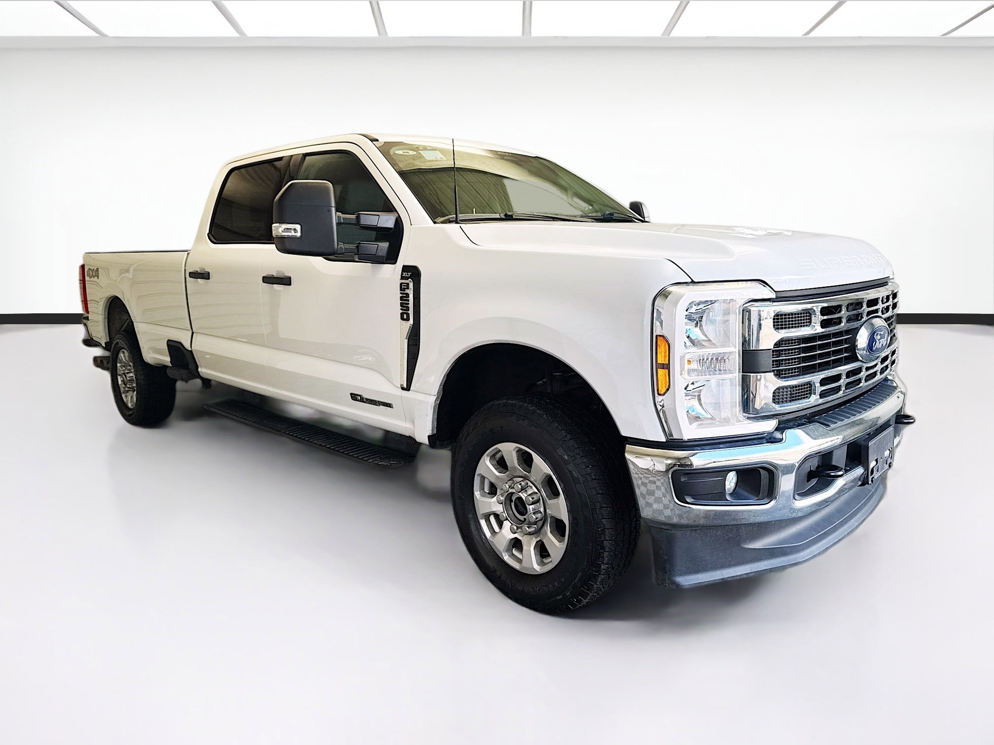 Used 2024 Ford F250 XLT image 3