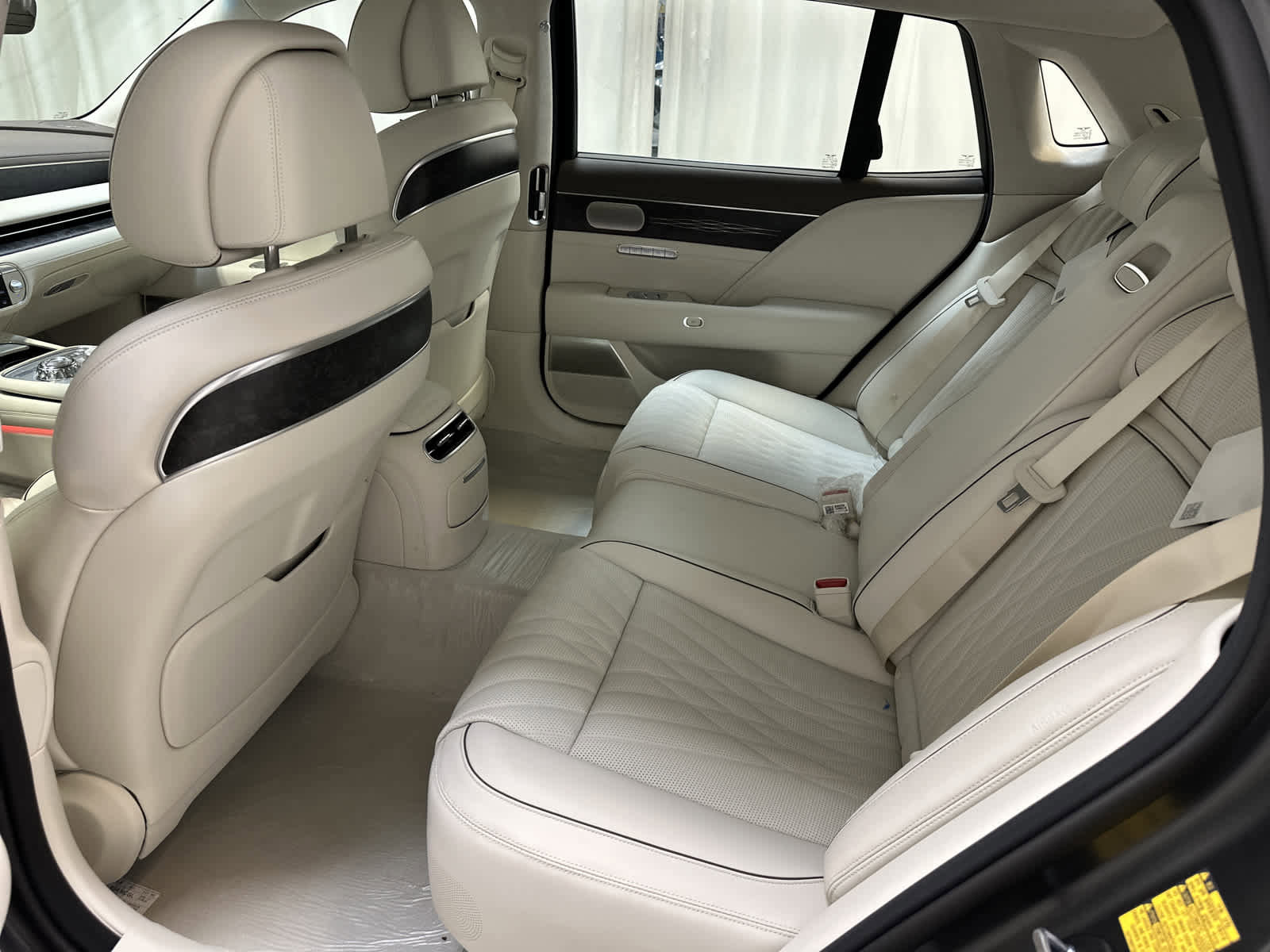 New 2024 Genesis G90 3.5T image 9