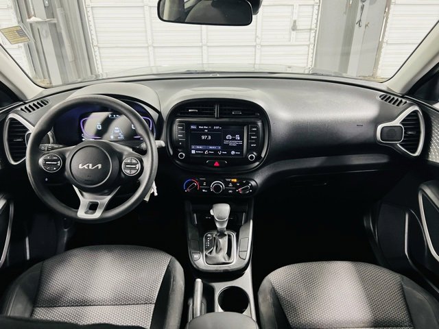 Used 2023 Kia Soul LX w/ LX Technology Package image 4