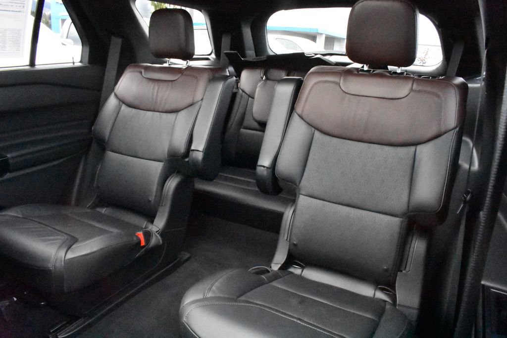 Used 2023 Ford Explorer Platinum w/ Technology Package AWD/4WD image 33
