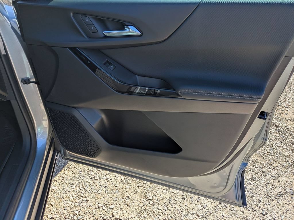 New 2026 Chevrolet Equinox LT w/ Safety and Technology Package FWD image 35