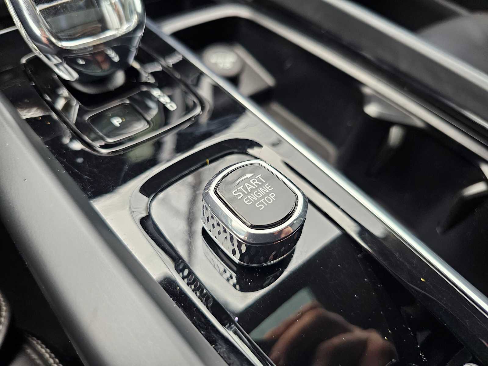 Certified 2023 Volvo XC60 B5 Ultimate image 41