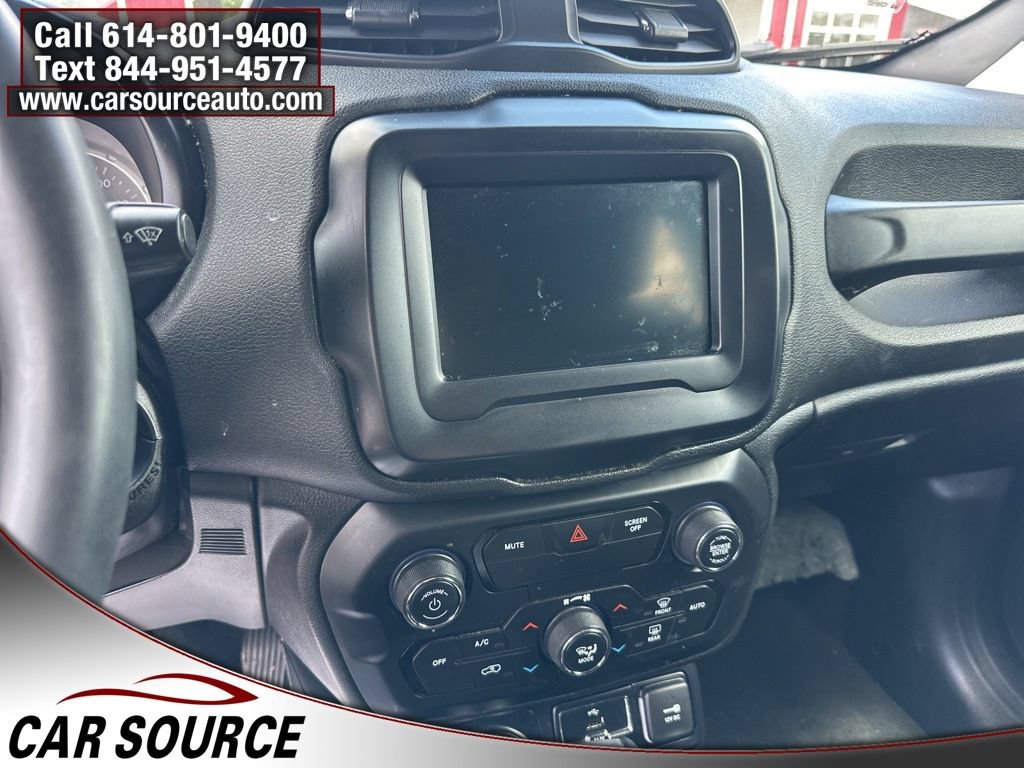 Used 2018 Jeep Renegade Latitude AWD/4WD image 15