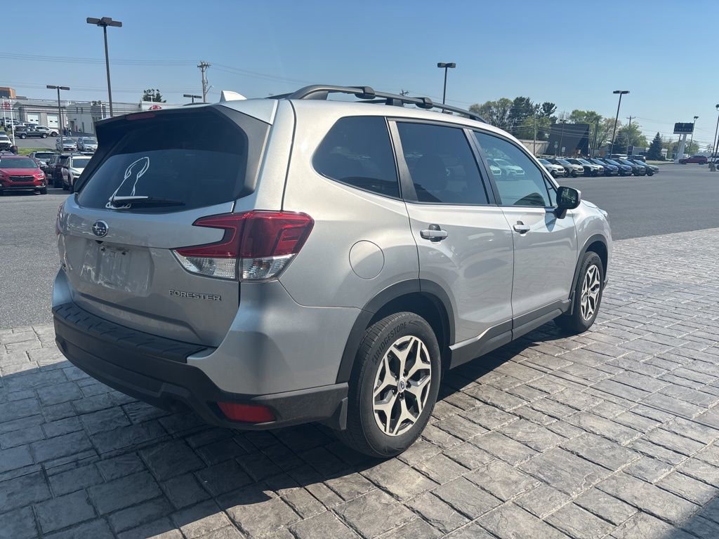 Used 2019 Subaru Forester Premium w/ All-Weather Package image 2