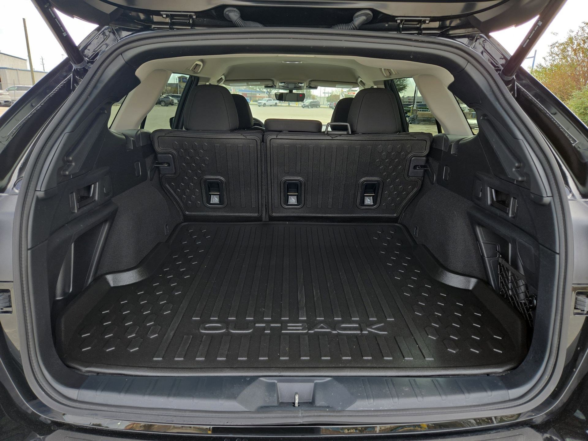 Used 2025 Subaru Outback Premium image 29