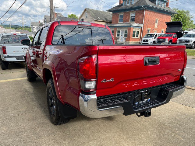 Used 2021 Toyota Tacoma SR5 AWD/4WD image 16