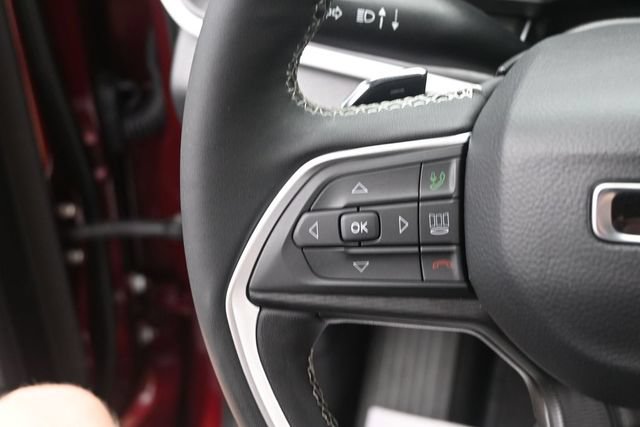 Used 2025 Jeep Grand Cherokee Altitude AWD/4WD image 29