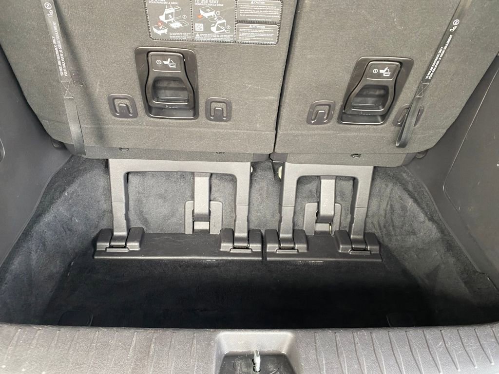 Used 2025 Kia Carnival image 11