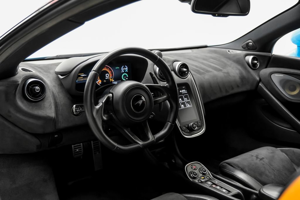Used 2019 McLaren 600LT RWD image 8
