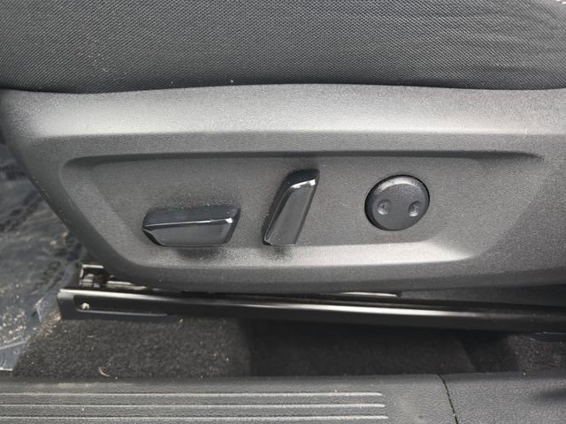 Used 2024 Nissan Rogue SV AWD/4WD image 24