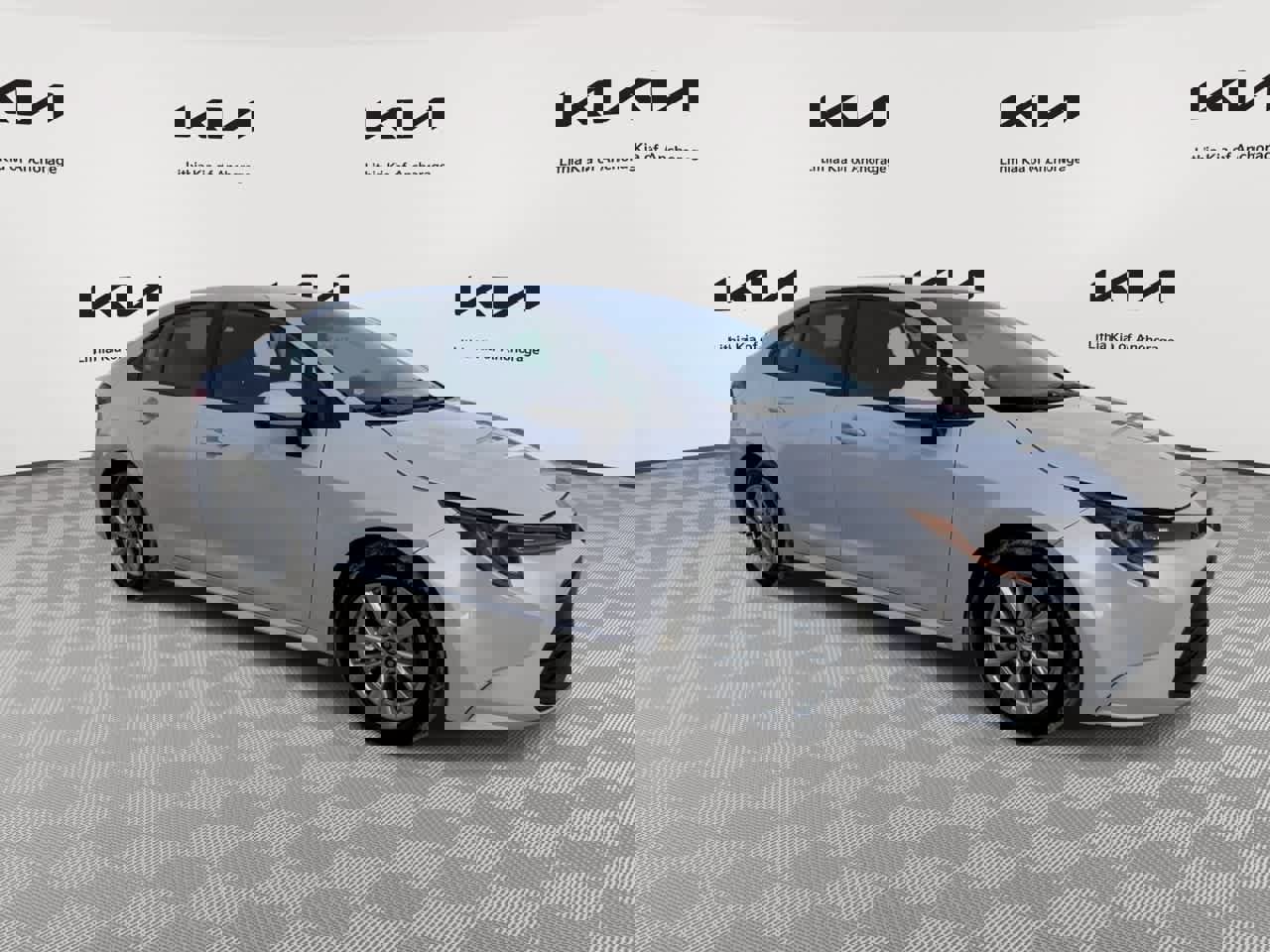 Used 2023 Toyota Corolla LE w/ LE Convenience Package image 2