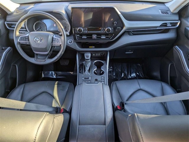 Used 2024 Toyota Highlander XLE image 24