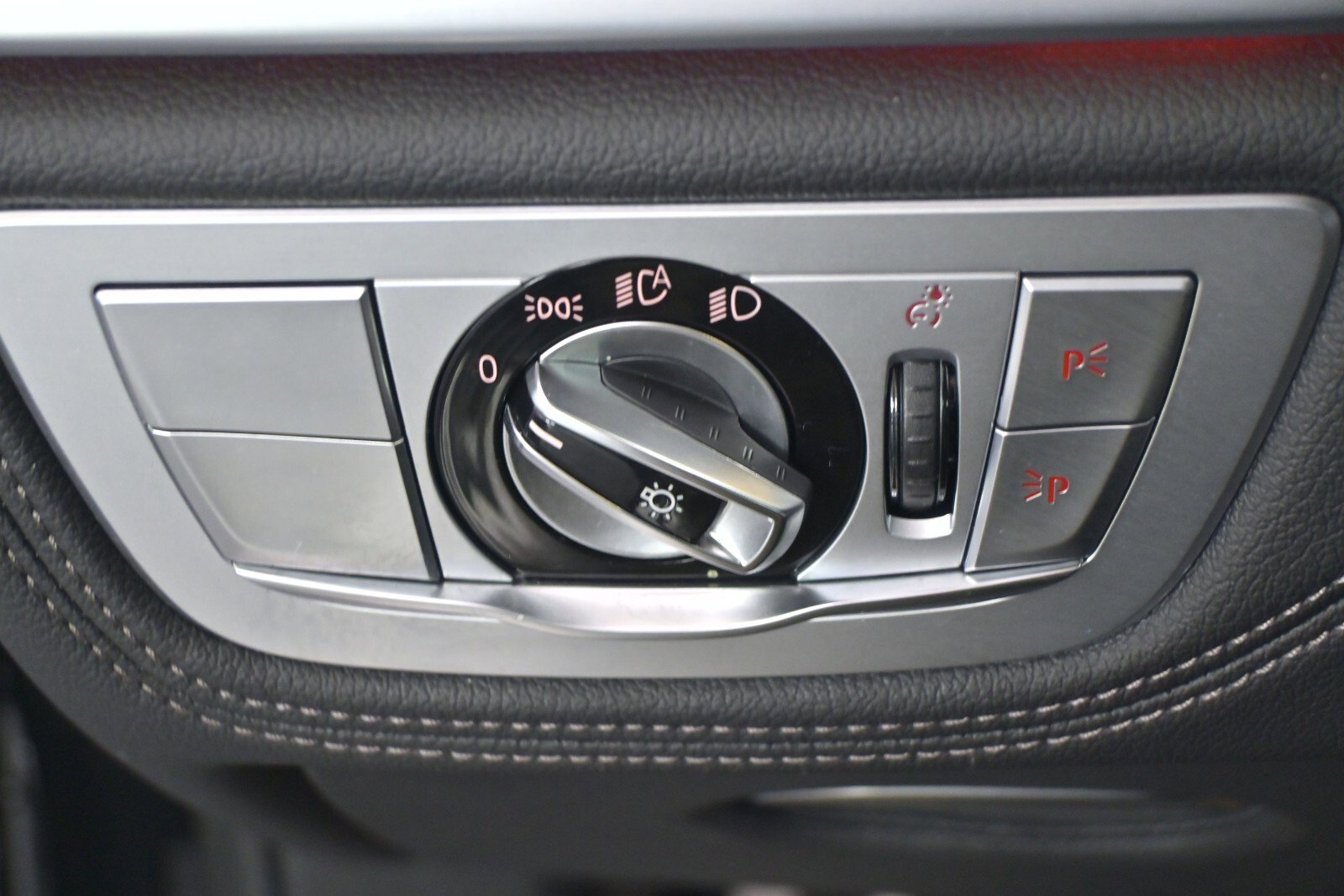 Used 2022 BMW 750i xDrive w/ Executive Package image 18